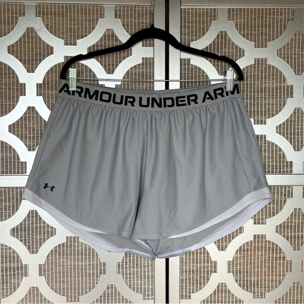 Under Armour Gray and White Athletic Shorts Lightweight Breathable